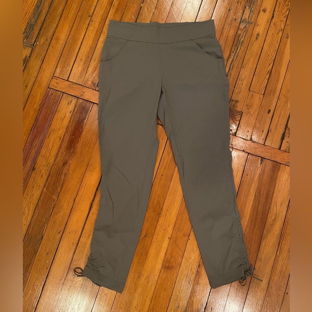 Columbia Women's Pants in Olive Green